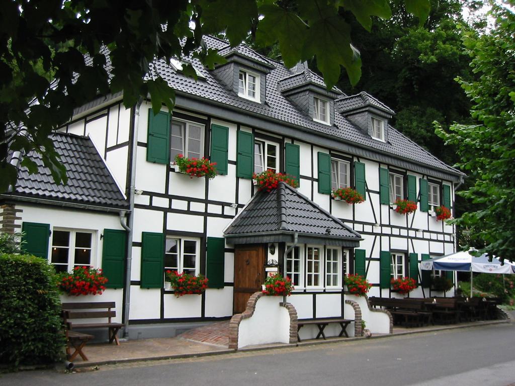 Wisskirchen Hotel & Restaurant Odenthal Exteriör bild