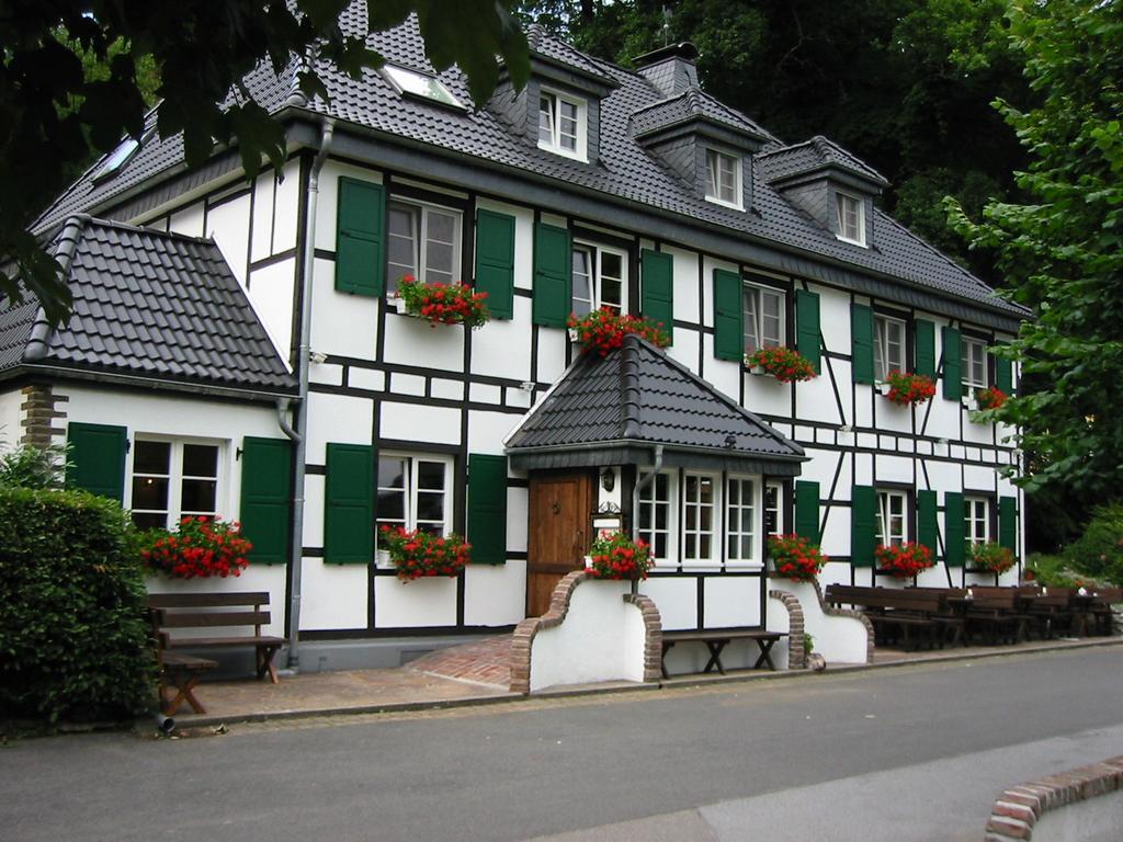 Wisskirchen Hotel & Restaurant Odenthal Exteriör bild